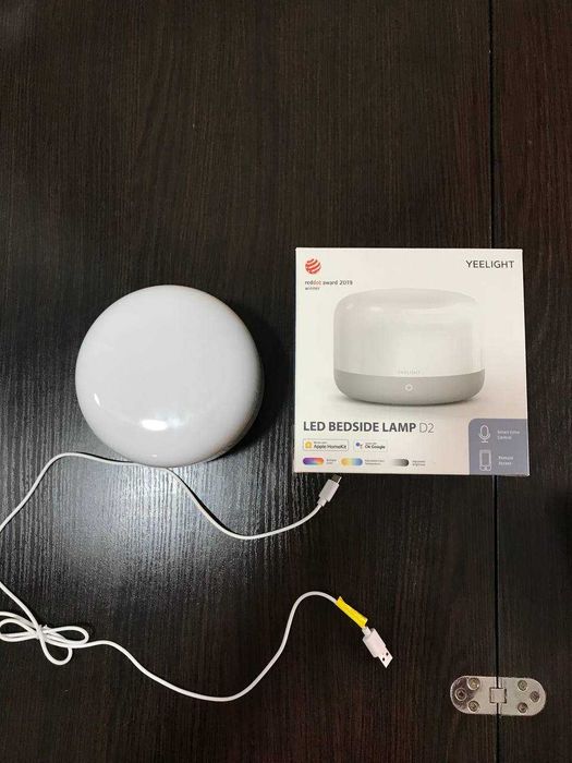 Продам лампу Yeelight LED Bedside Lamp D2
