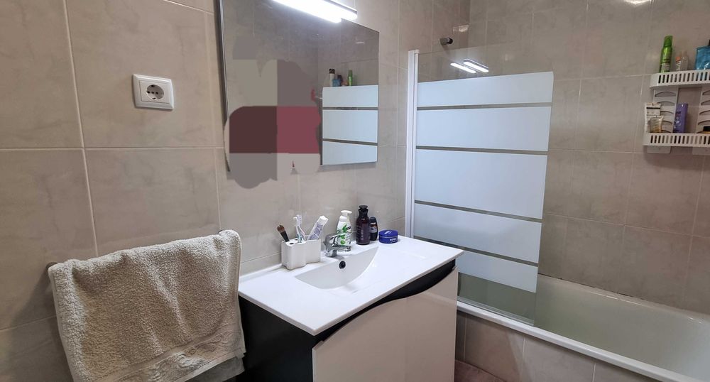 Alugo T2 com suite e aquecimento central no centro de Valongo.