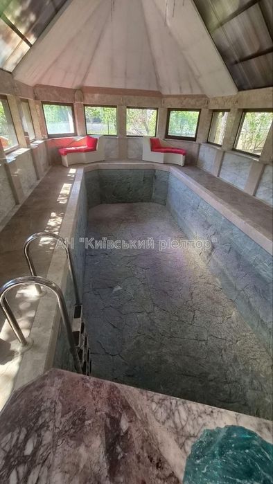 Оренда розкішного будинку 450 кв.м, у Віті-Поштовій, вул. Незалежності 2