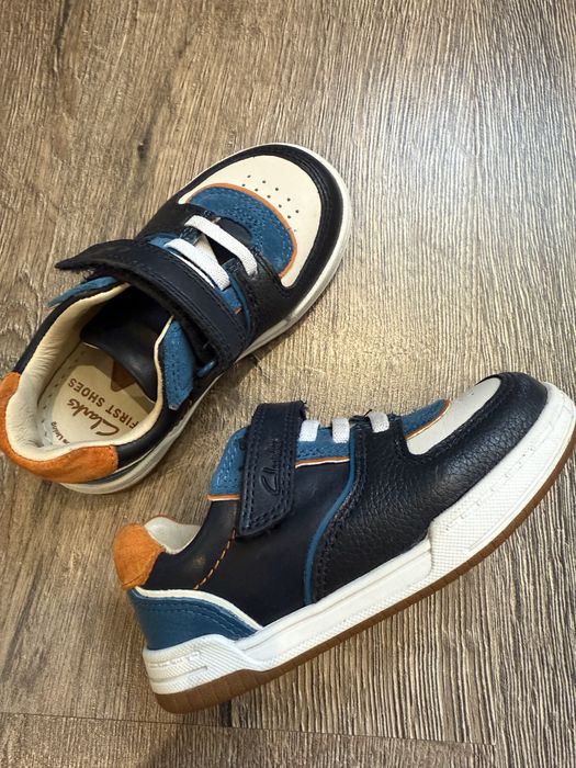 Дитячі кросівки Clarks