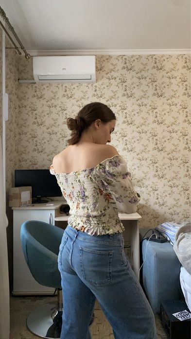 Кофта з рюшами