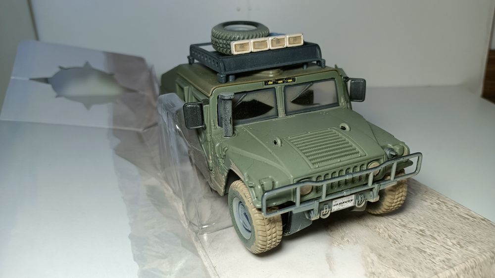 HUMMER H1 1:24 Wojskowy Model Kolekcjonerski Miasto 1:27 Humvee metal