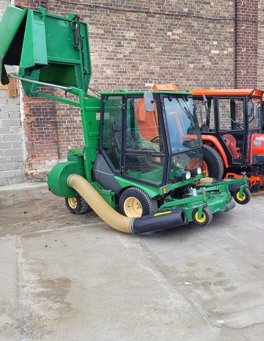 Maszyna wielofunkcyjna komunalna(kosiarka, odkurzacz, odśnieżarka)