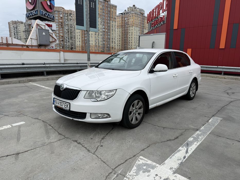 SKODA SUPERB 2012 (флагман, вище клас за OCTAVIA)