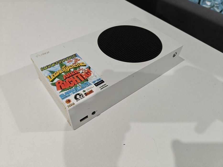 Xbox series s sama konsola