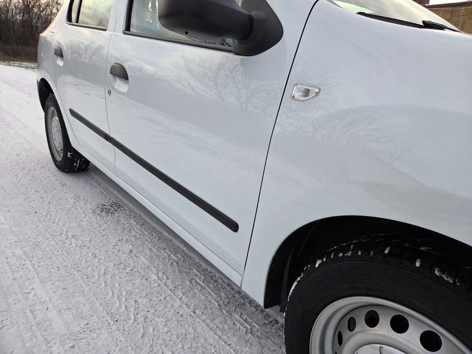 В ідеальному стані Dacia Logan 2015. Не битий, не фарбований