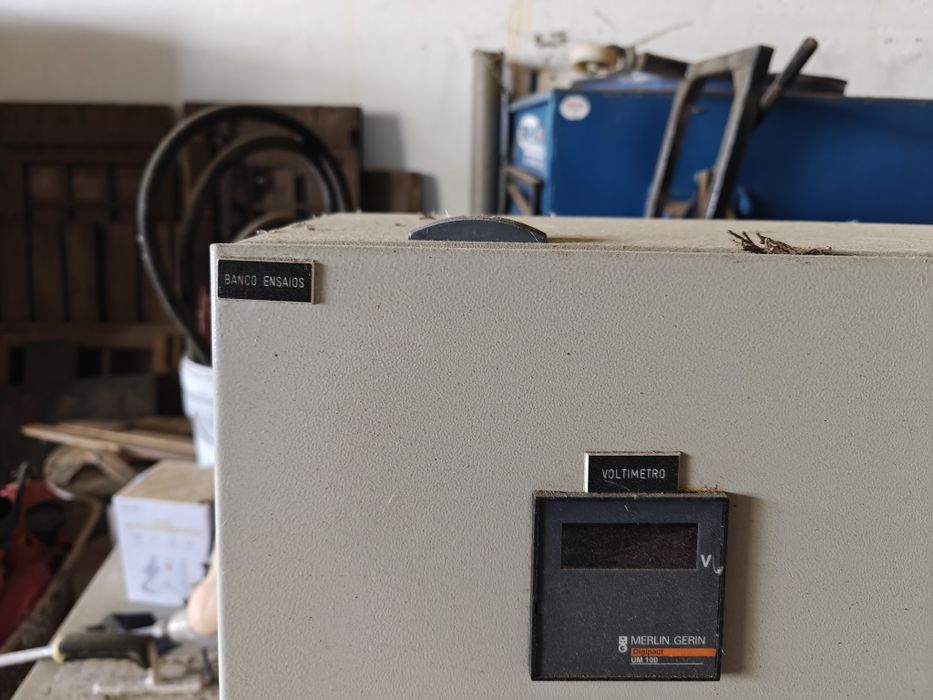 Mesa de testes para equipamentos eléctricos