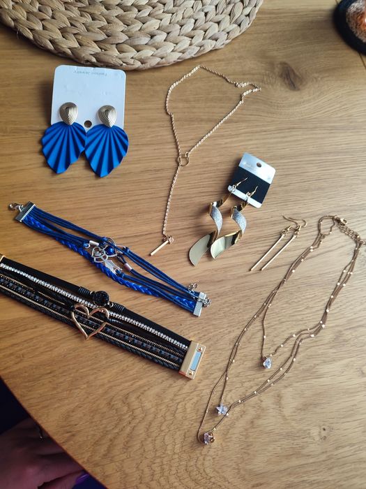 Zestaw nowej biżuterii