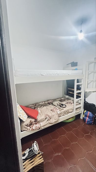 Cama Beliche Adulto o estado esta usado como novo é bastante grande