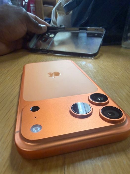 Vendo iphone  17 pro max 256