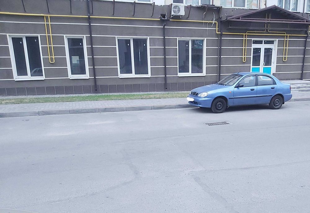 Без комиссии. Сдам помещение 426м, 1 этаж, сданный новострой, Центр.