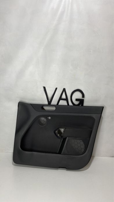 Дверна карта Фольцваген Гольф+. Дверні карти праві-ліві, передні-задні