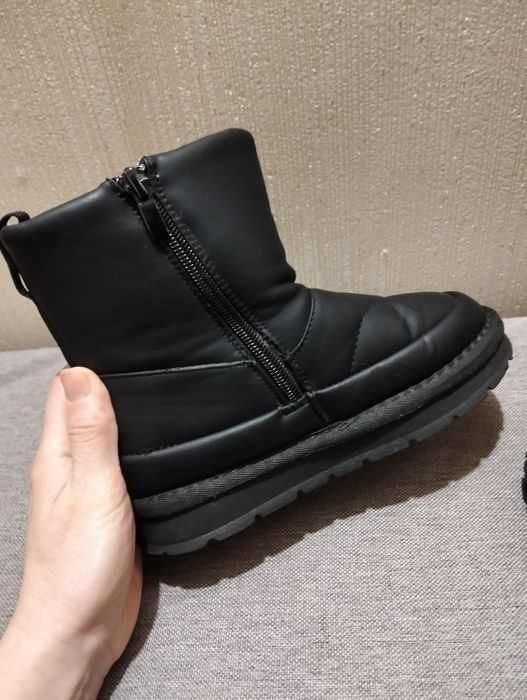 Зимние сапоги дутики на мальчика 31р.19см