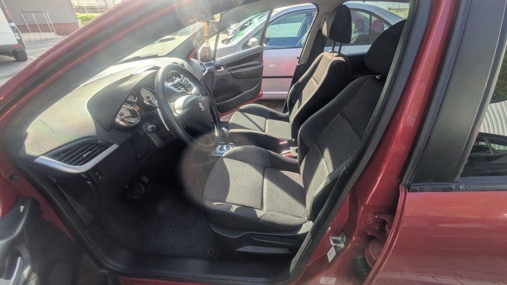 Продам Peugeot 207
