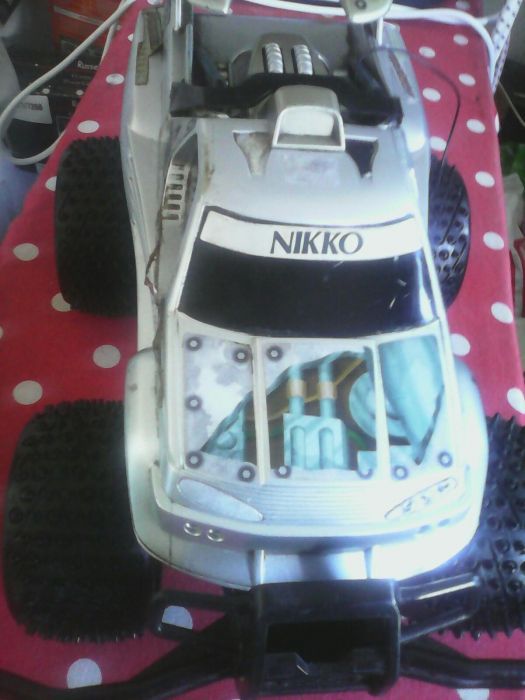 Carro telecomandado NIKKO