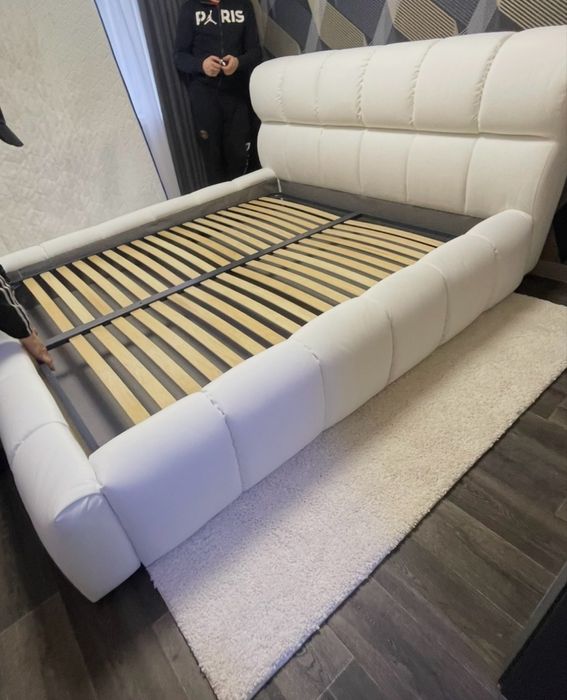 Продам кровать белую