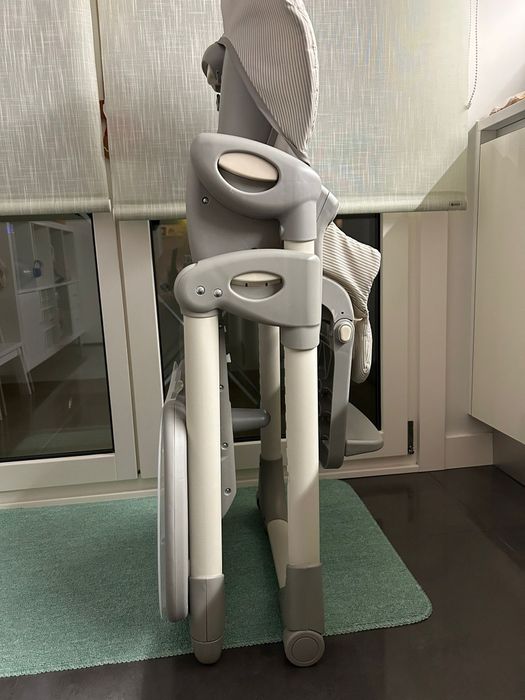 Berço e cadeira da pápa