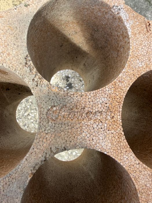 Garrafeira esferovite