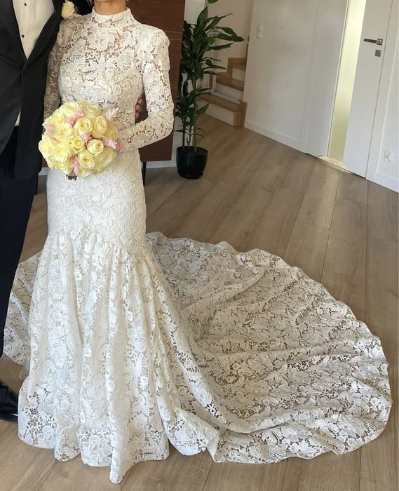 Koronkowa suknia ślubna