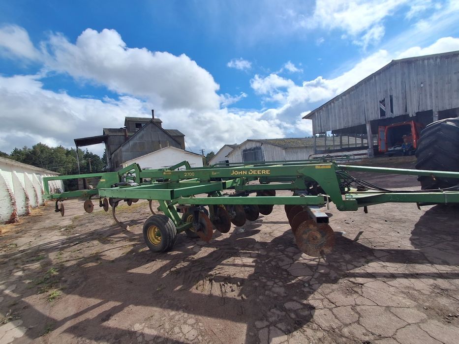 Глибокорозрохлювач John Deere 2700