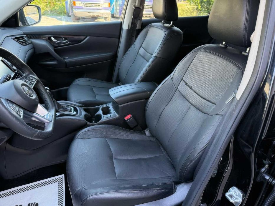 Nissan Rogue SL      2018