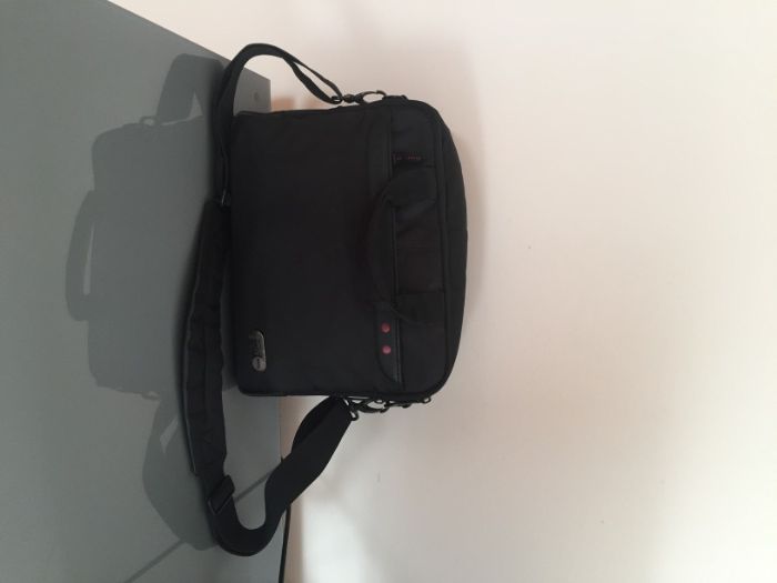 Vendo pc DELL Latitude 2110435390890031851525