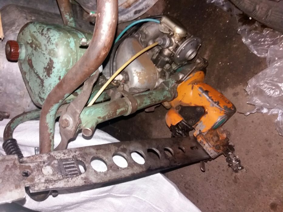 Продам бензопелу Дружба !