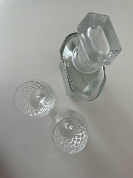 Conjunto: Jarro de cristal e copos