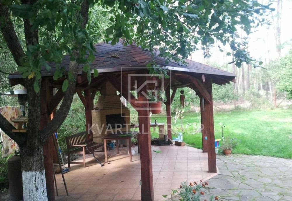 Затишний будинок із каміном, терасою та 12 сотками біля лісу