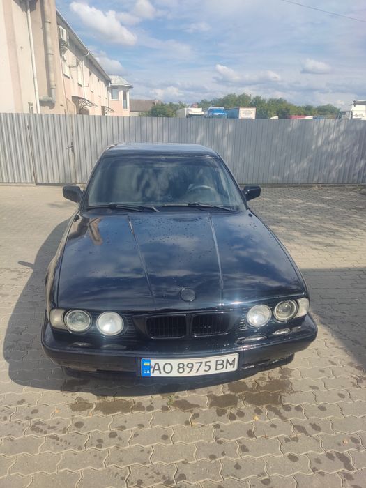 Бмв       e34 524td