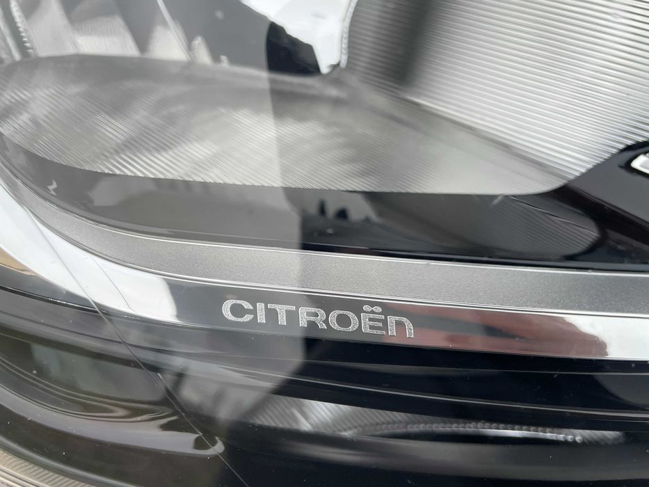 Lampa przód przednia prawa Citroen Berlingo III Europa
