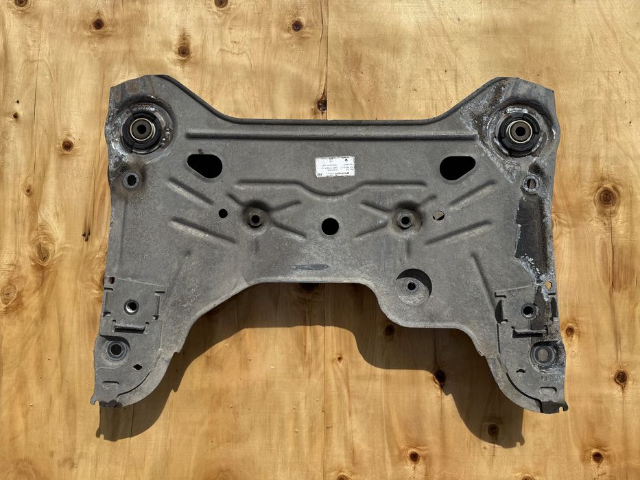 Балка передня підрамник Renault Trafic Opel Vivaro 2014-2019 93868598544015795R