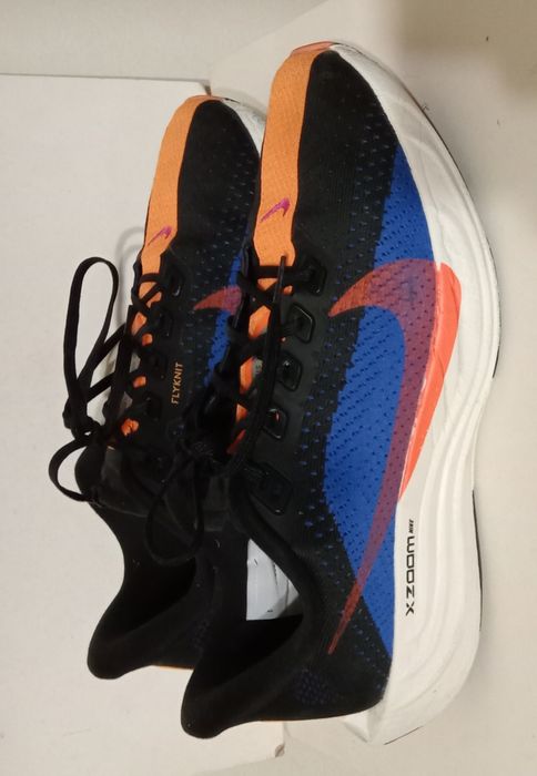 Кроссовки мужские  Nike..