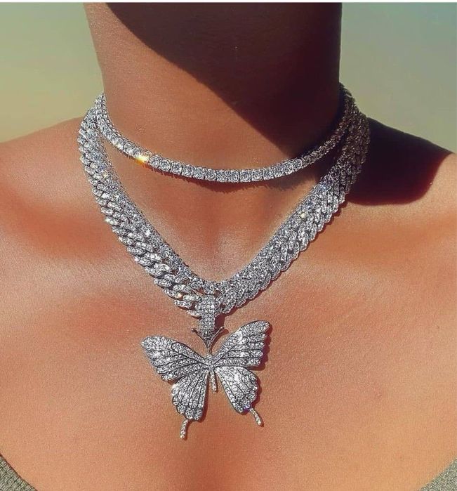 Colar feminino de borboleta