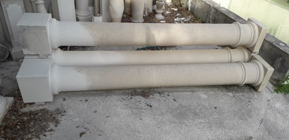 Colunas em pedra clássicas redondas( bastantes unidades )