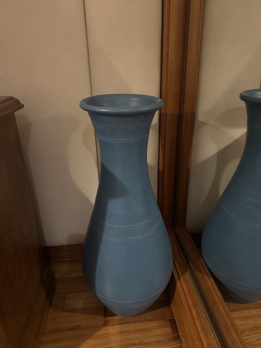 Cama  casal e outros em madeira castanho  maciço