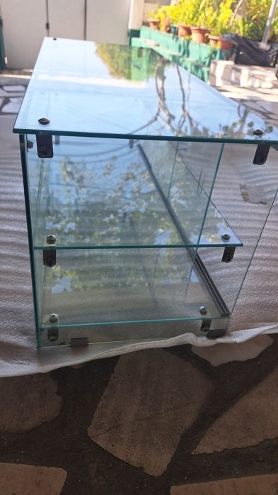 Vitrine de  Bar com prateleira