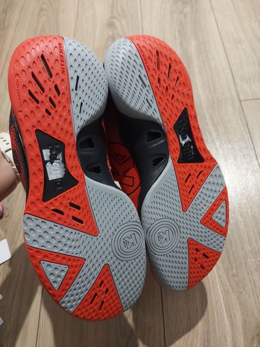 Nowe buty sportowe Kempa 42