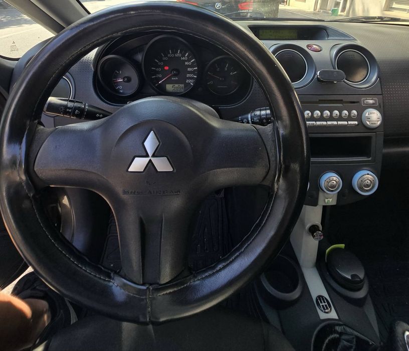 Mitsubishi Colt Comercial
