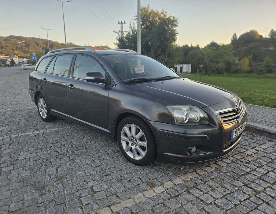 Toyota Avensis SW T25 2.0 D4D Bom Estado