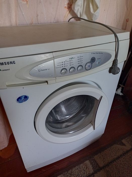 Продам пральну машину Samsung Fuzzy Compact S821