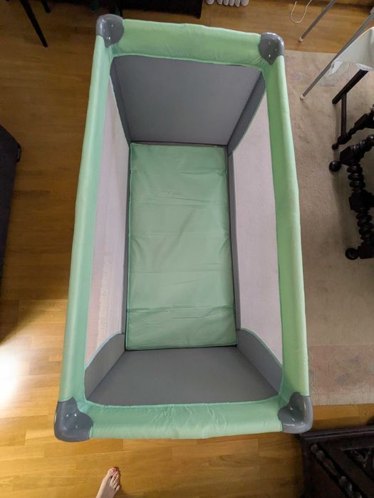 Berço de viagem com colchão da Julius Zöllner