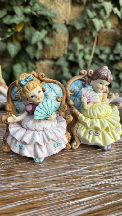 Статуэтки пары фарфровые глазурь и бисквит, из Европы