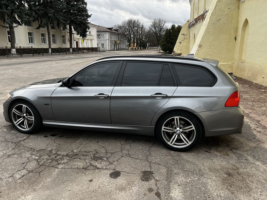 Продам BMW e91 2011год