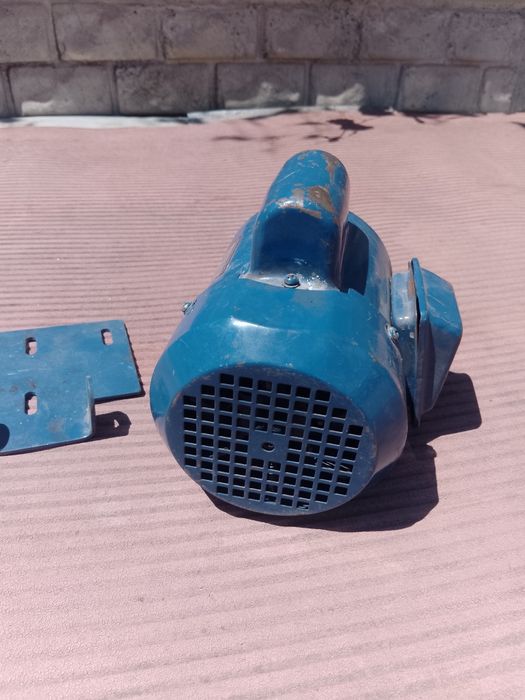 Электродвигатель 220v 180w