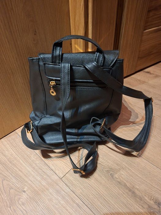 Elegancki plecak damski – czarny, z eco skóry