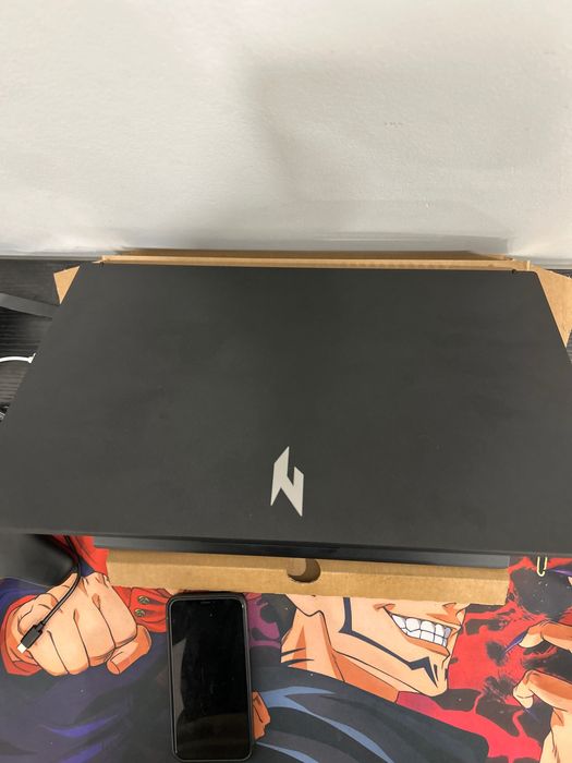 Acer nitro com RTX 4050 + comando, menos de 3 MESES