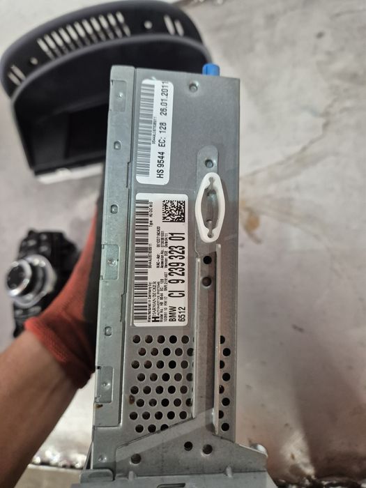 Radio navigacja ekran czytnik bmw e90 e91 lift