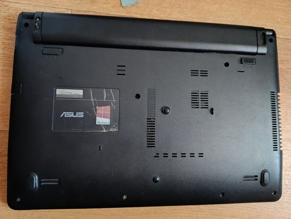 Продам ноутбук ASUS на разборку или под востановление