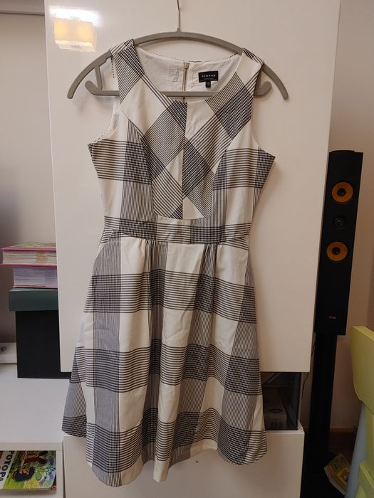 Sukienka w kratę rozm. 36